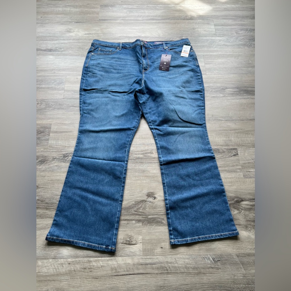NEW Plus size Gloria Vanderbilt Amanda Bootcut size 24W